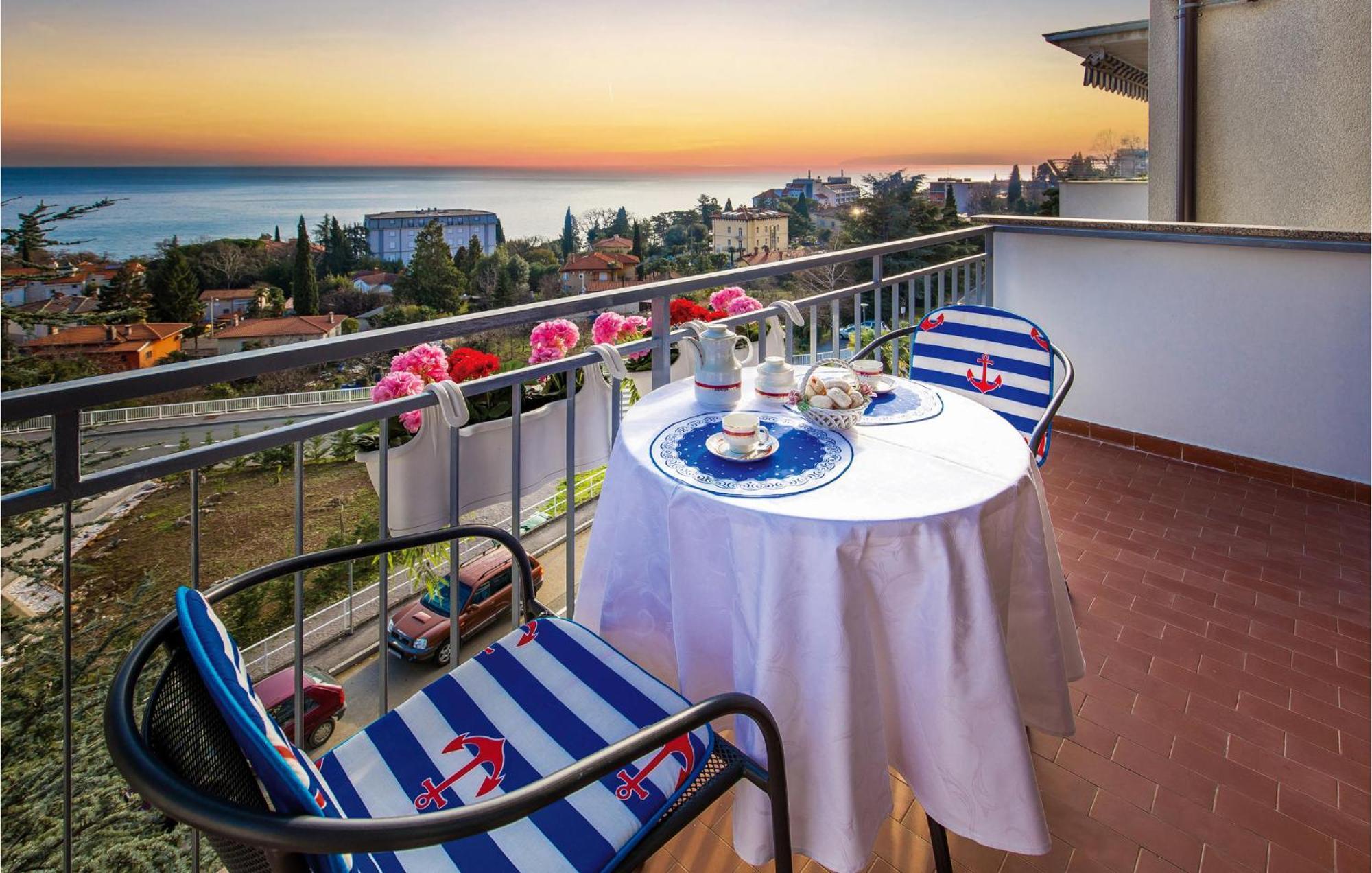 Nice Apartment In Lovran With House Sea View エクステリア 写真